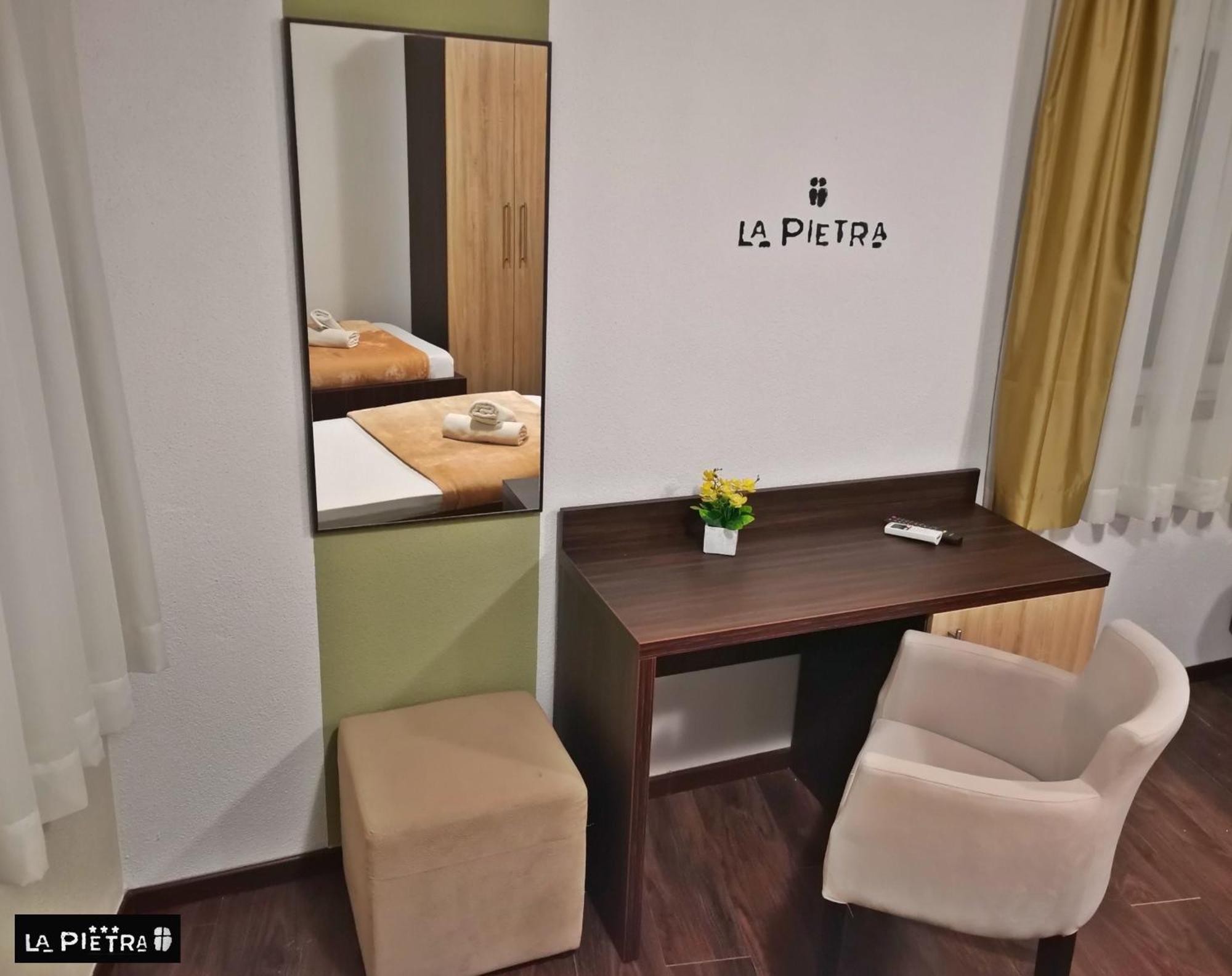 La Pietra Family Hotel Меджугорье Номер фото