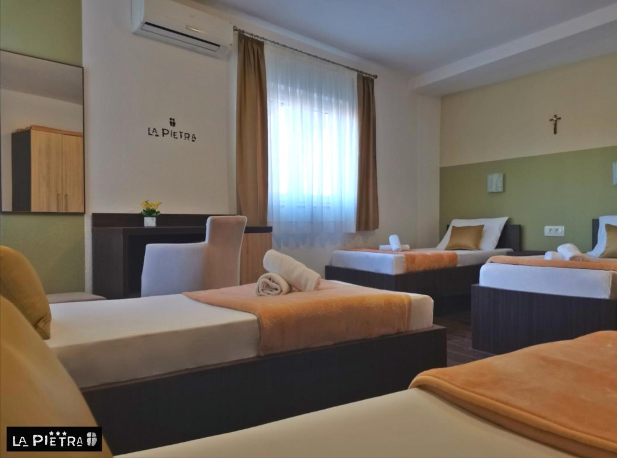 La Pietra Family Hotel Меджугорье Номер фото